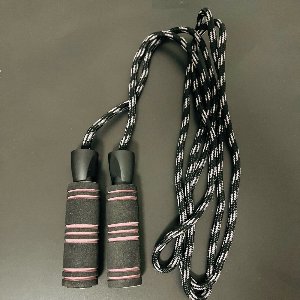 BRAND NEW Jump Rope - Picture 1 of 2